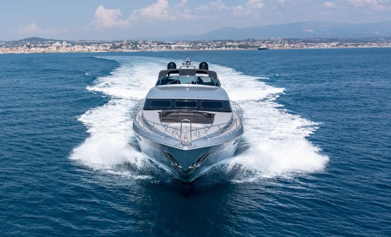 Mangusta 105 Lauren V front bow view