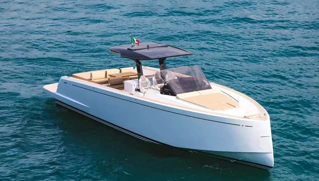 Pardo 43 — Cantiere del Pardo Walkaround Luxury charter on the French Riviera